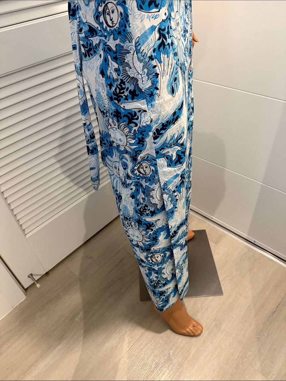 Lilly Pulitzer size 6 Sleeveless Blue & White Sunburst Print Maxi Dress - Picture 7 of 12